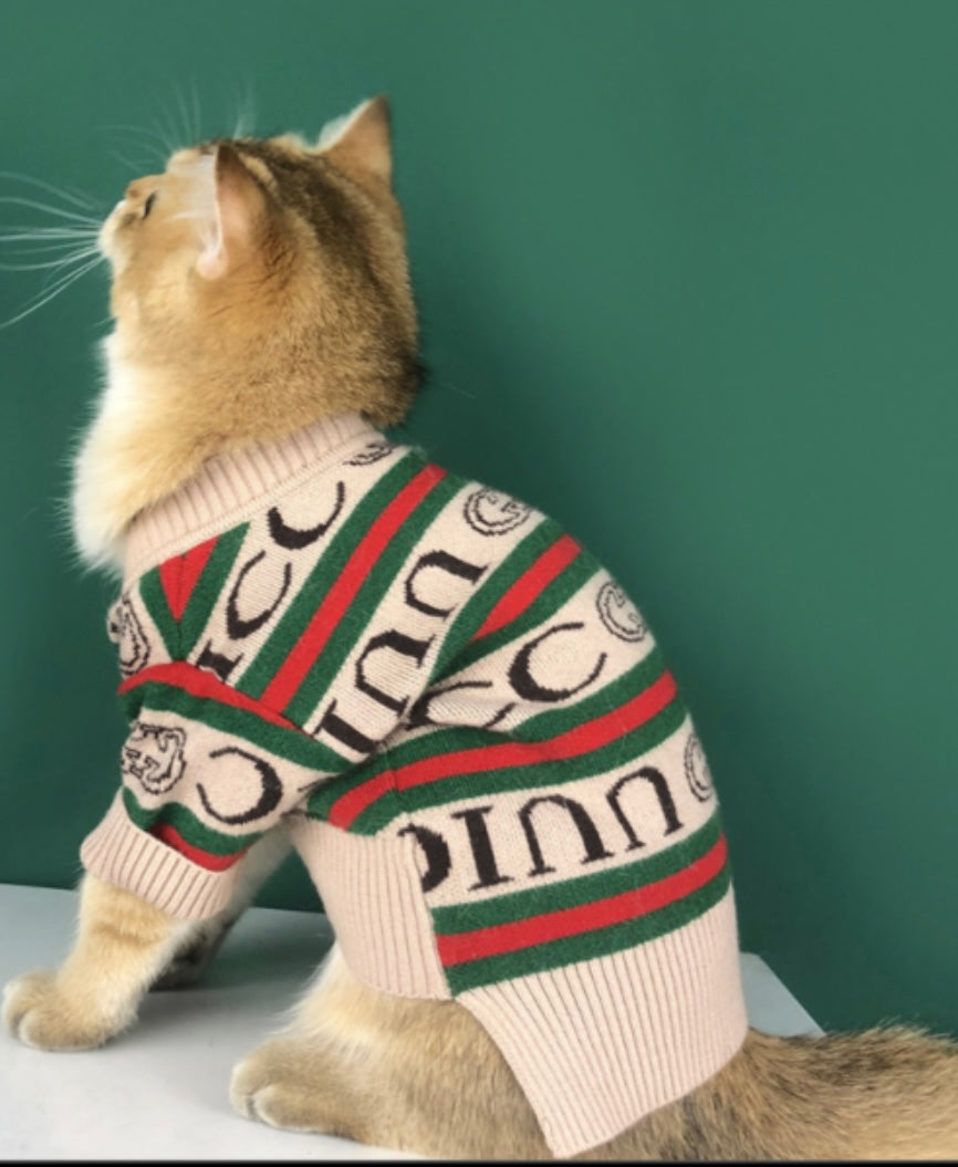 Grrruci dog sweater 